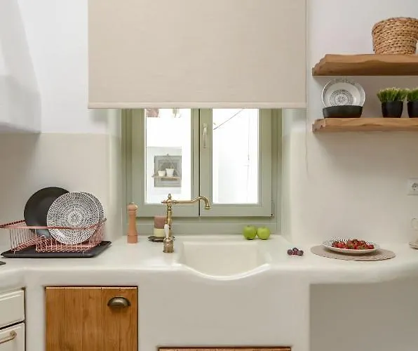 Aegean White Apartment Naxos City